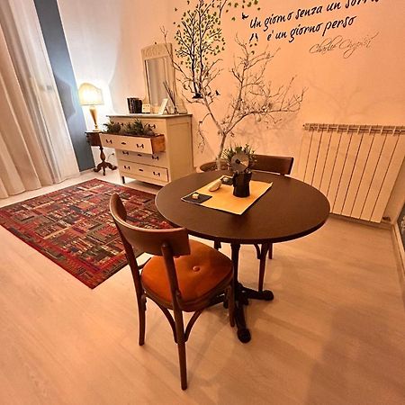 Casa Francigena Bed & Breakfast เวตรัลลา ภายนอก รูปภาพ